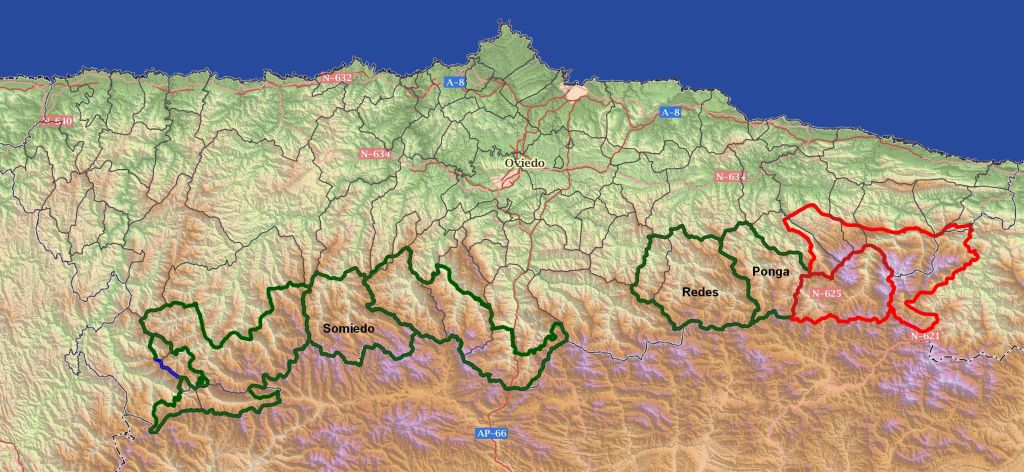Espacios protegidos de la montaña asturiana. Etiquetados algunos ejemplos que incluyen municipios enteros.